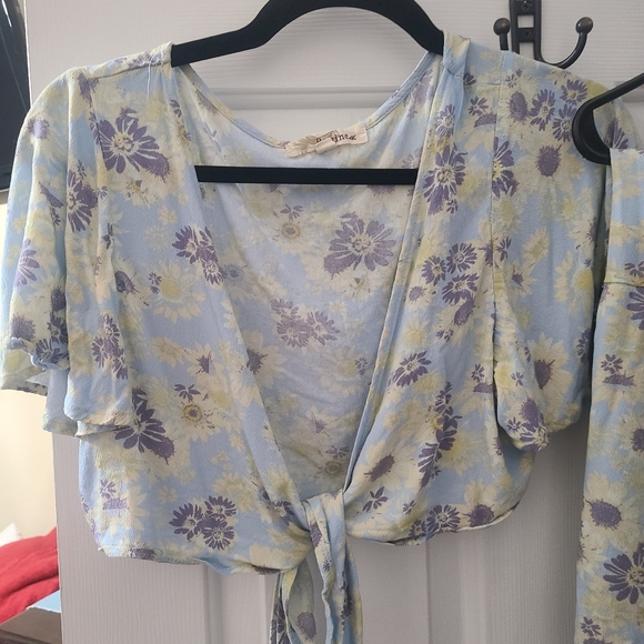 Rewind brand crop top and skirt set - Picture 4 of 4